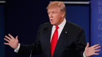 Capres AS dari Partai Republik, Donald Trump saat debat capres AS ketiga dan terakhir di University of Nevada, Las Vegas, Rabu (19/10). (REUTERS/Mark Ralston/Pool)