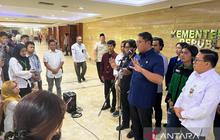 Trivia: Produksi Beras Nasional 2025 Diproyeksikan Surplus 3,5 Juta Ton, Wamentan Pastikan Stok Aman Tanpa Impor