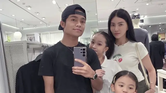 Sarwendah dekat dengan Betrand Peto. [@sarwendah29]