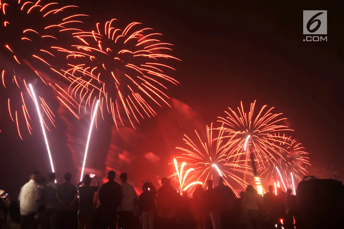 Pesta Kembang Api Musikal Meriahkan Malam Pergantian Tahun di Ancol
