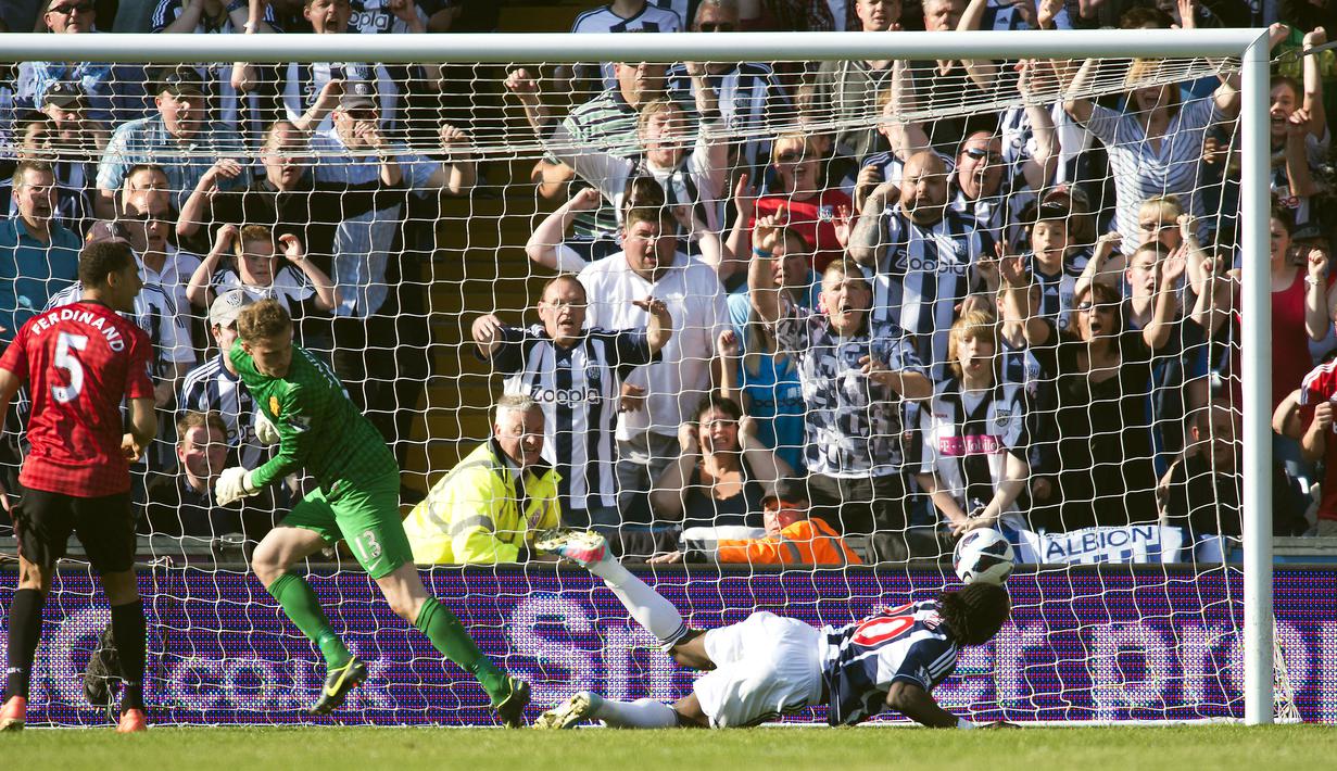 Romelu Lukaku. Striker berusia 28 tahun yang kini berseragam Chelsea ini pernah mencetak 3 gol West Bromwich Albion sebagai pemain pengganti ke gawang tamunya MU. Momen itu terjadi di pekan penutup Liga Inggris 2012/2013, (19/5/2013) dimana WBA akhirnya mengimbangi MU 5-5. (AFP/Adrian Dennis)
