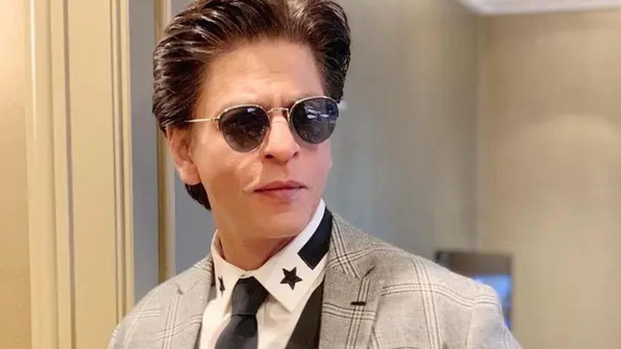 Shah Rukh Khan Bakal Debut Perdana di Met Gala 2025, Diprediksi Bakal Pakai Outfit Desainer India