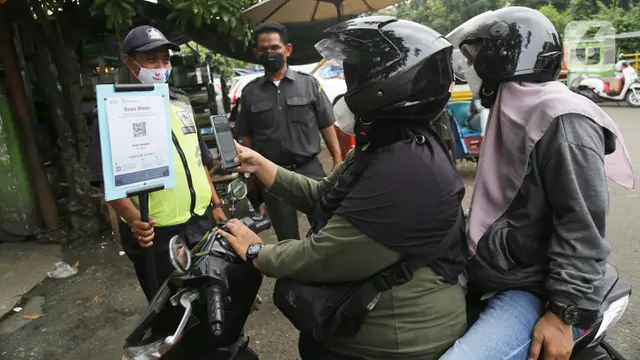 Aplikasi PeduliLindungi di Pasar tradisional Tangerang