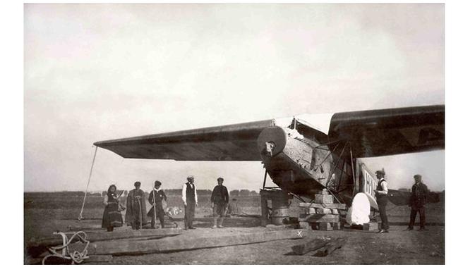 Pesawat Fokker VII (sumber: spaarnestadphoto)