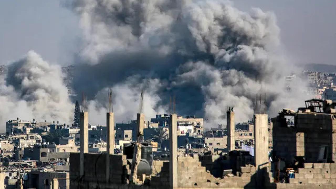 Di Tengah Negosiasi Gencatan Senjata, Israel Bombardir Jalur Gaza