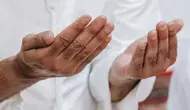 7 Amalan Ketika Hati Gelisah Agar Kembali Tenang Lengkap Doanya