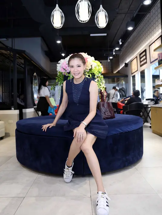 Olga Lydia berharap dalam waktu dekat ini cepat mendapatkan jodoh. Yang menjadi kriterianya diantaranya bisa diajak diskusi, kerjasama dan yang paling penting seagama. (Nurwahyunan/Bintang.com)