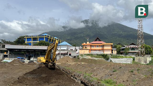 Renovasi Stadion Gelora Kie Raha, Ternate.