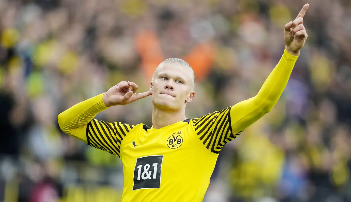 Erling Haaland. Satu-satunya pemain dalam daftar yang masih aktif bermain. Baru berusia 21 tahun, striker yang kini memperkuat Borussia Dortmund sejak tengah musim 2019/2020 ini telah mencetak 21 gol bersama Dortmund dan RB Salzburg dalam 18 laga sejak musim 2019/2020. (AFP/Martin Meissner)