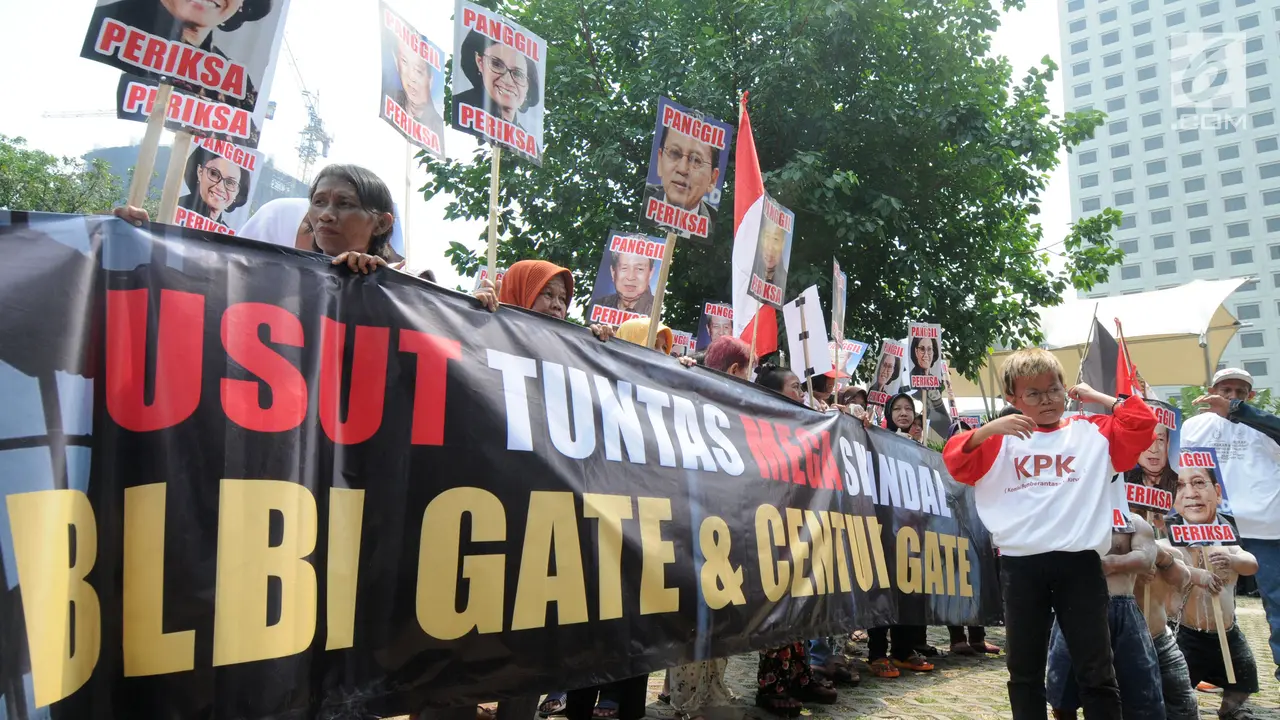 Massa Geruduk KPK Tuntut Penuntasan Kasus BLBI dan Century