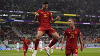 Pemain Timnas Spanyol, Marco Asensio (kiri) melakukan selebrasi usai mencetak gol kedua Spanyol ke gawang Timnas Kosta Rika dalam laga matchday pertama Grup E Piala Dunia 2022 di Al Thumama Stadium, Doha, Qatar, Rabu (23/11/2022) malam WIB. (AP/Alessandra Tarantino)