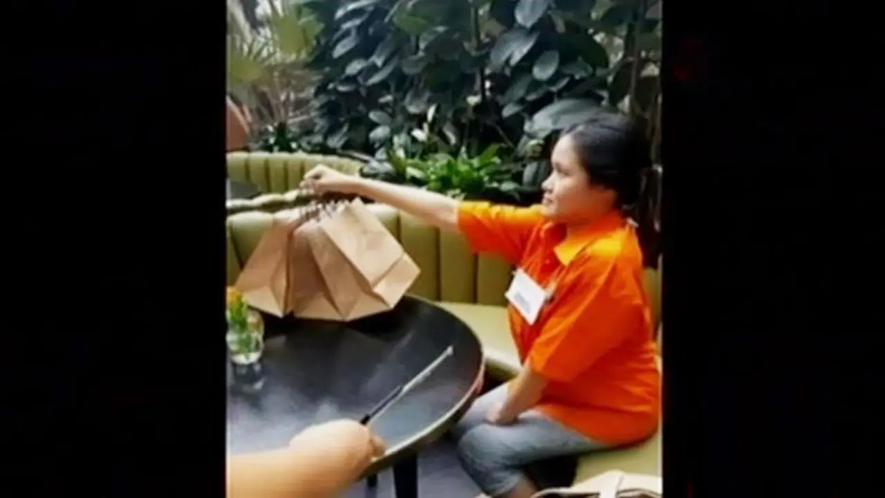 VIDEO: Rekonstruksi Kasus Mirna Dilakukan 2 Versi