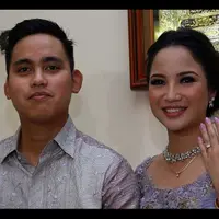 Chacha Frederica dan Dico Ganindito resmi tunangan, bagaimana awal kisah pertemuan mereka?