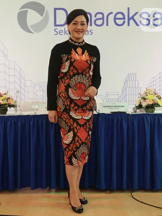 Dirut PT Danareksa Sekuritas (DS) Friderica Widyasari didampingi jajaran direksi memberi keterangan pers mengenai kinerja perusahaan dan perkenalan manajemen baru di Jakarta, Senin (2/3/2020). BRI mengakuisisi 67% DS pada akhir 2018 sebesar 67%. (Liputan6.com/Fery Pradolo)