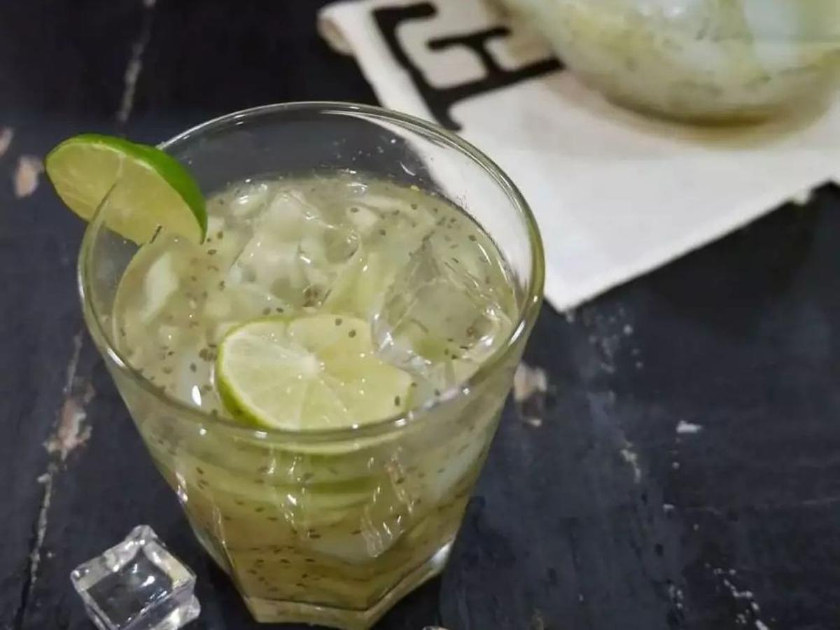 <b>7. Es Timun Suri Nata de Coco</b>