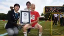 Hidekichi Miyazaki, 105 tahun, dinobatkan sebagai sprinter tertua di dunia oleh Guinness World Records setelah berlomba di nomor lari 100m Kyoto Masters Autumn Competiton di Kyoto, Jepang, Rabu (23/9/2015). (AFP Photo/Toru Yamanaka)