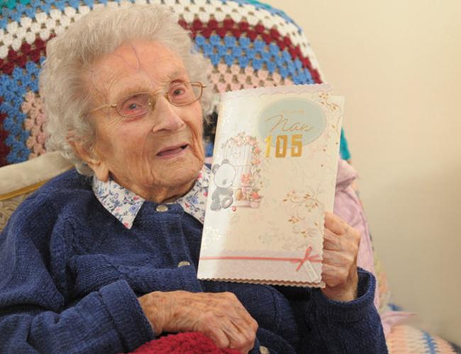 Nenek Lucy memiliki daya ingat keren meski usianya telah 105 tahun | Photo: Copyright huffingtonpost.com