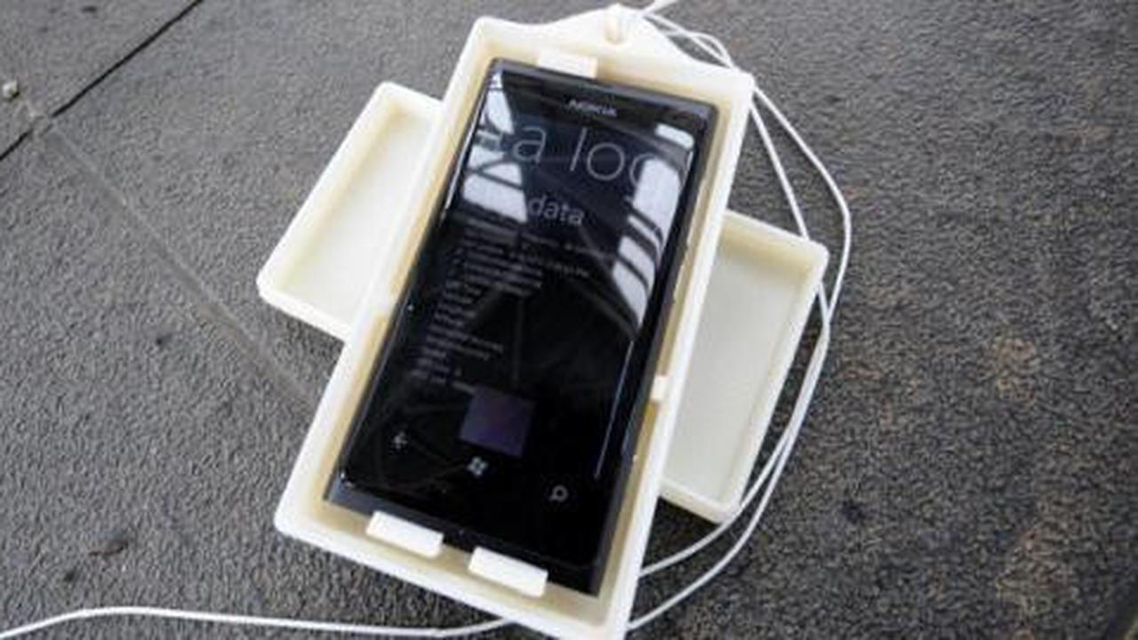 Lumia 800 kuat dipakai di ketinggian 32 kilometer
