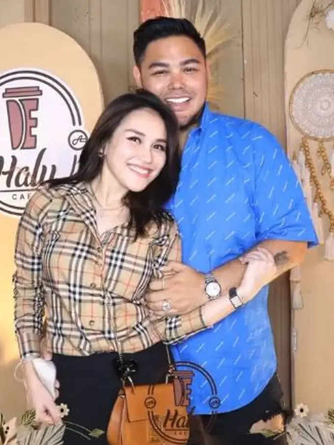 Ayu Ting Ting mesra bersama Ivan Gunawan (Instagram/ayutingting92)