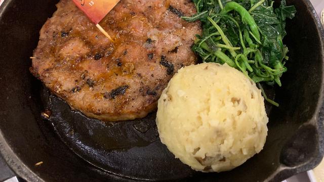 Salah satu menu di Steak Holycow