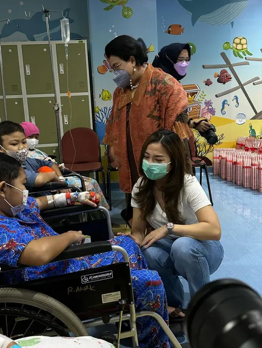 “Semoga Issa bisa mencontoh kakak disana untuk selalu bersyukur dan tersenyum," kata Nikita di instagramnya.  [Foto: IG/nikitawillyofficial04].