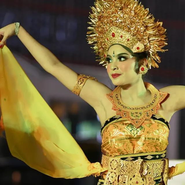 6 Potret Terbaru Syandria Kameron Cicit Presiden Soekarno, Kini Jadi Penari Bali