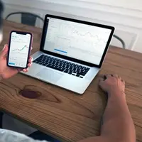 Ilustrasi investasi. (Foto: Unsplash/Mayofi)