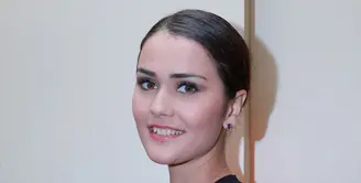 Siapa yang menyangka jika model secantik Senk Lotta dulunya adalah cewek yang begitu tomboi, di temui saat premier Film 'Air Mata Surga'. (Galih W. Satria/Bintang.com)