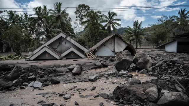Dusun Kamar Kajang Tertimbun Material Gunung Semeru