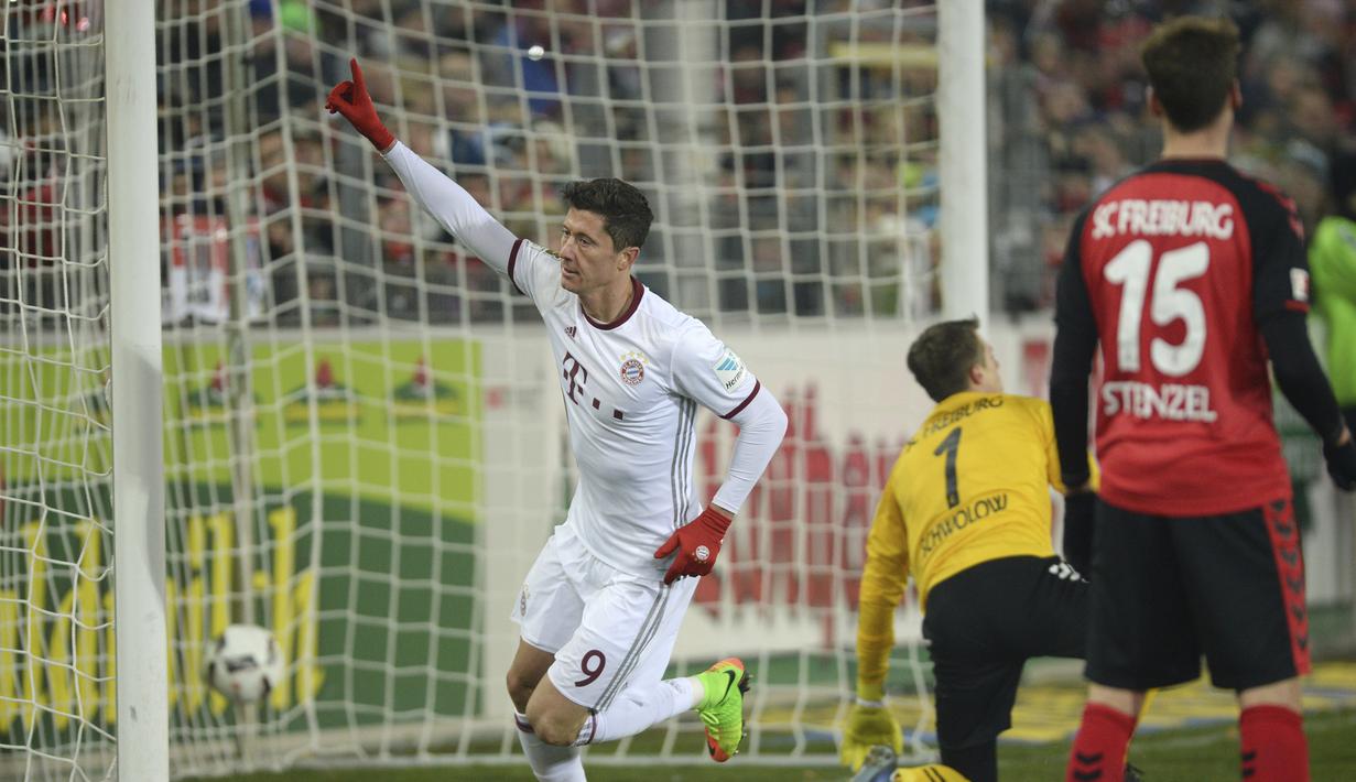 Pemain Bayern Munich, Robert Lewandowski berada pada urutan kedua topskor dengan 14 gol dari 28 kali Shots on target pada laga Bundesliga hingga pekan ke-18. (Patrick Seeger/dpa via AP)