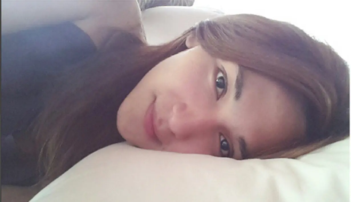 Nama lahirnya adalah Renaldy Rachman, mantan penyanyi cilik di era tahun 1990-an, ia kemudian memilih menjadi wanita dengan Dena Rachman. (Via Instagram/Dena Rachman)