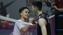 Tunggal putra unggulan ke-4, Anthony Sinisuka Ginting lolos ke semifinal usai menang atas wakil Malaysia, Lee Zii Jia dengan rubber game 18-21, 21-16 dan 21-15 di perempatfinal dalam laga yang berlangsung selama 69 menit. (Bola.com/Ikhwan Yanuar)