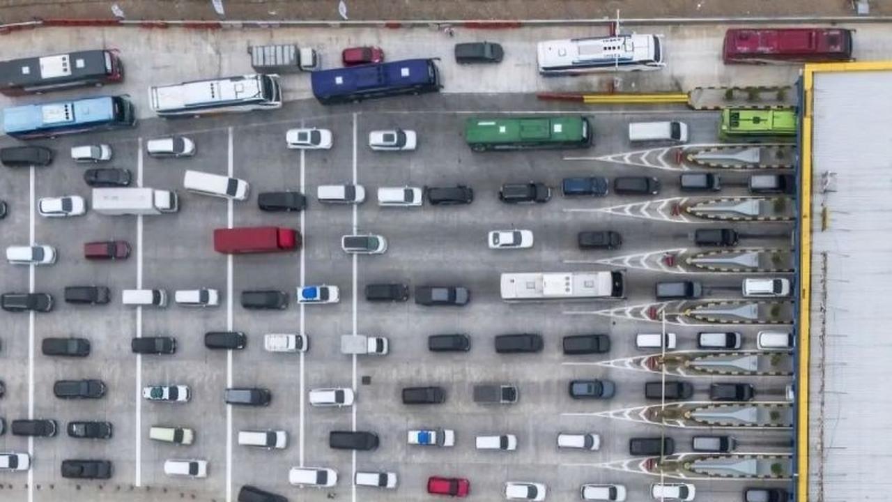 Arus Mudik Tol Kalikangkung Semarang Masih Tinggi Jelang Lebaran 2026