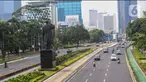 Suasana Jalan Jenderal Sudirman yang lengang dari kemacetan, Jakarta, Selasa (12/3/2024). (Liputan6.com/Angga Yuniar)