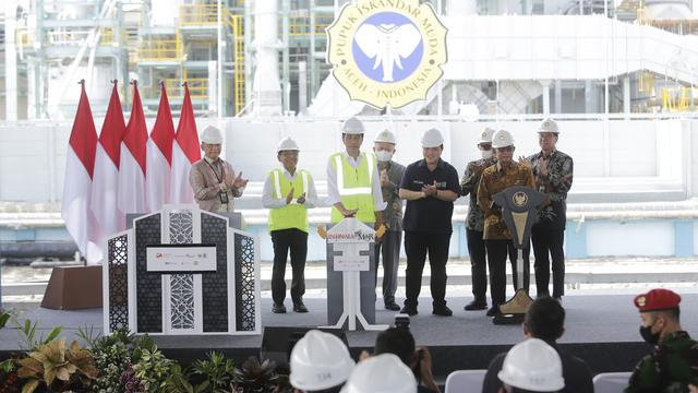 Presiden Jokowi meresmikan pabrik NPK Chemical Pupuk Iskandar Muda di dalam Kawasan Ekonomi Khusus (KEK) Arun Lhokseumawe, Aceh.