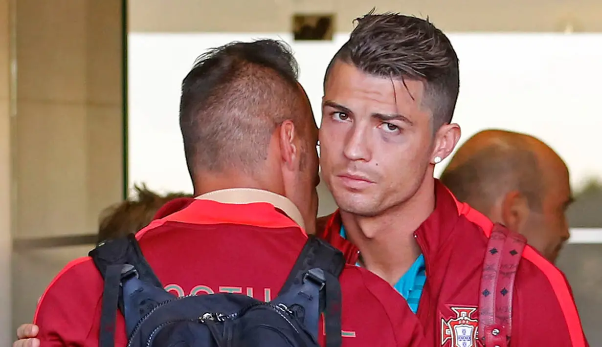 Cristiano Ronaldo mengatakan bahwa dia dan tim telah memberikan yang terbaik. Walau pada kenyataannya mereka telah gagal. Ronaldo mengaku kecewa tapi kenyataan pahit ini harus diterimanya, Sabtu (28/6/2014) (Reuters/HUGO CORREIA)