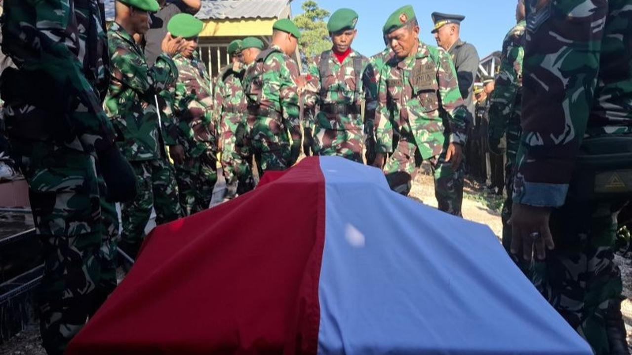 Fakta Pilu Pemakaman Prada Lucky: Prajurit TNI yang Diduga Dianiaya Senior Dimakamkan Secara Militer di Kupang