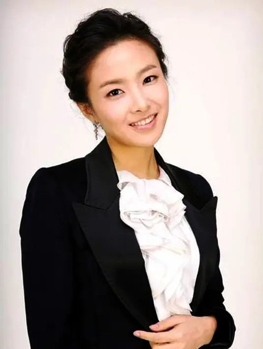 Kematian tragis aktris Korea Selatan Song Ji Seon. Ia mengakhiri hidupnya dengan terjun dari lantai 19 apartemennya di Seoul, Korea Selatan. Dalam catatan di medsos, mengaku bahwa ada skandal dengan pemain bissbol profesional. (Istimewa)