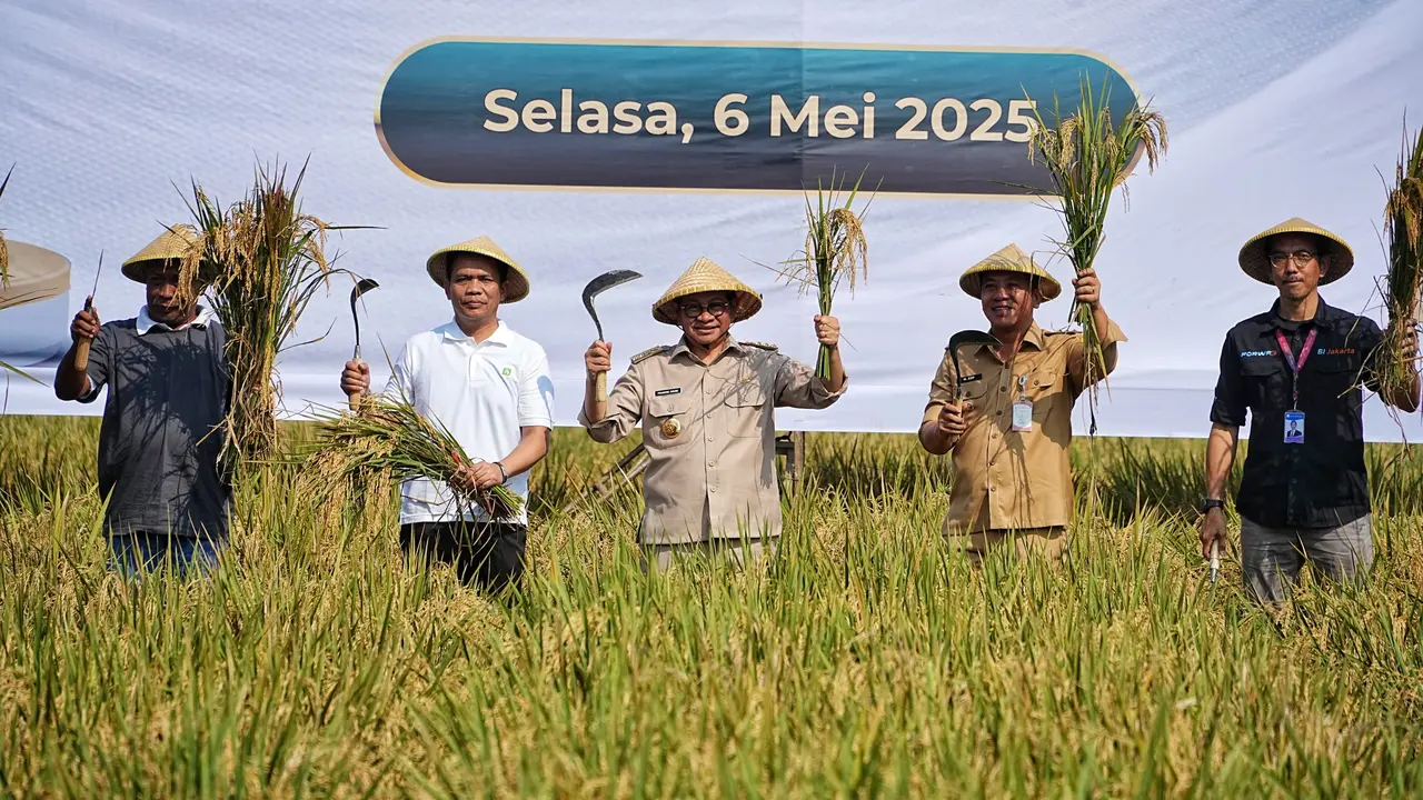 Gubernur DKI Jakarta Pramono Anung melakukan kunjungan kerja ke Kabupaten Karawang, Jawa Barat, Selasa (6/5/2025),