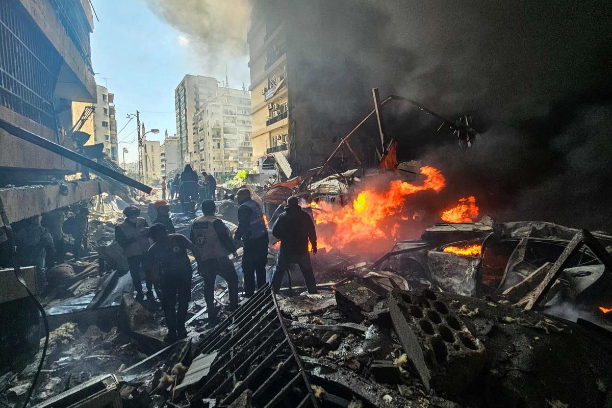 FOTO: Pasca Gencatan Senjata dengan  Iran, Israel Luncurkan Serangan Besar ke Lebanon
