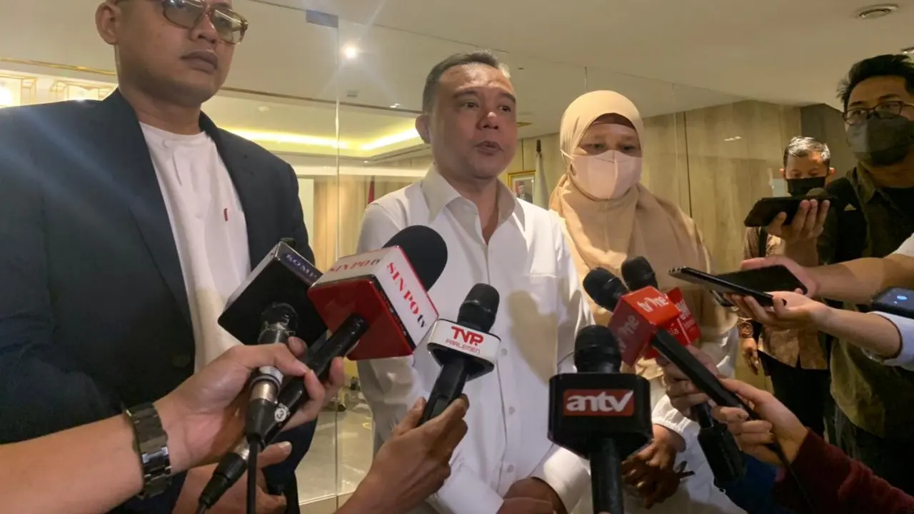 Santi Warastuti, Ibu yang memiliki anak dengan penyakit Cerebral Palsy menemui Wakil Ketua DPR Sufmi Dasco Ahmad di Gedung DPR RI.