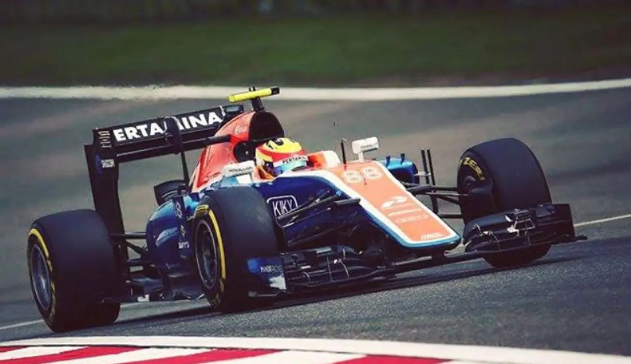 Pebalap Manor Racing asal Indonesia, Rio Haryanto, akan start dari posisi ke-20 dalam balapan F1 GP China di Sirkuit Internasional Shanghai, China, Minggu (17/4/2016). Rio meraih catatan waktu 1 menit 40,264 detik. (Bola.com/Instagram/Manorracing)
