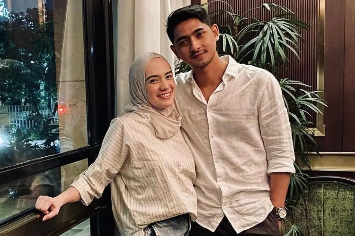 Perbedaan Arya Saloka dan Putri Anne