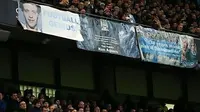Fans City Pasang Banner Moyes `Football Genius`