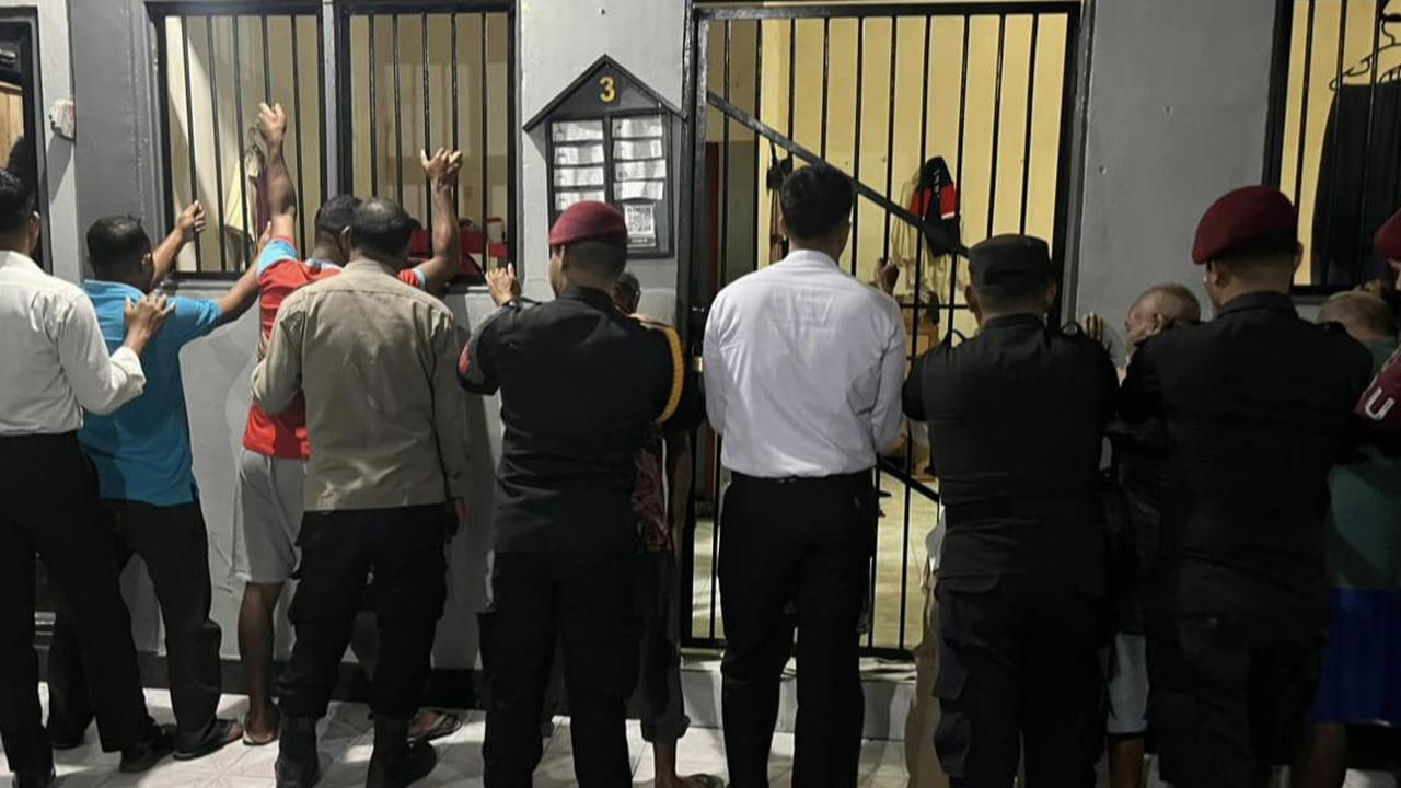 Kemenimipas 'Obok-Obok' Lapas, Sita Puluhan Ribu Senjata Tajam dan Ponsel