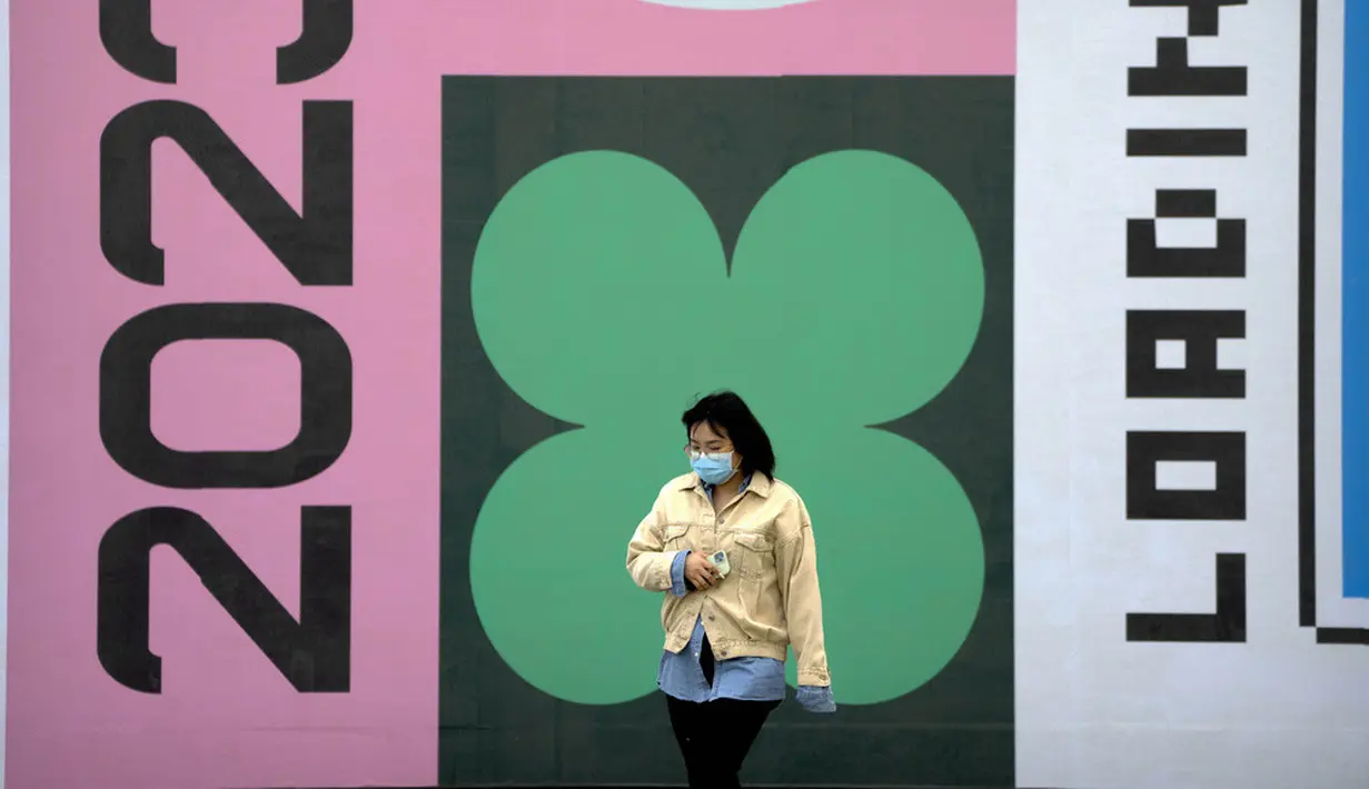 <p>Kunjungan-kunjungan kuil meningkat 310 persen sejauh ini dalam tahun ini dibandingkan 2022, kata platform pemesanan perjalanan Trip.com. Meskipun situs itu tidak memberikan jumlah keseluruhan perbandingan pra-pandemi, mereka mengatakan kira-kira setengah dari pengunjung lahir setelah 1990. (AP Photo/Mark Schiefelbein)</p>