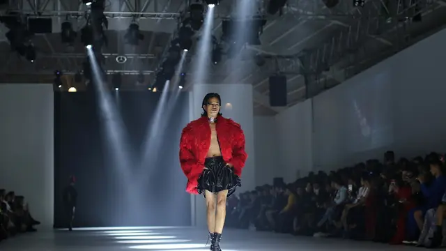 Harry Halim Tampilkan Koleksi Punk Couture yang Mendobrak Batasan Gender di Jakarta Fashion Week 2023