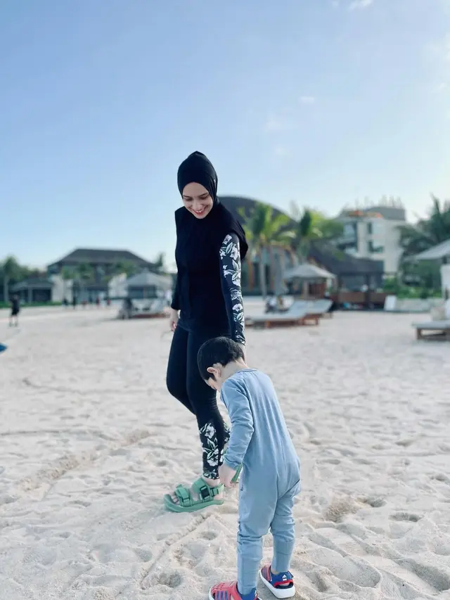 Bersama Arya Saloka, Ini 6 Momen Liburan Putri Anne Ke Bali dengan Anak