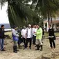 Menteri Pariwisata, Arief Yahya meninjau langsung obyek wisata di Pantai Carita salah satunya Mutiara Carita Cottages yang terkena bencana Tsunami Selat Sunda. (Foto: Dok. Kemenpar)