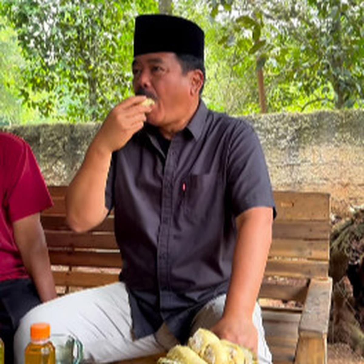 Bintang 4 TNI AU Ngopi Bareng Warga di Gubuk